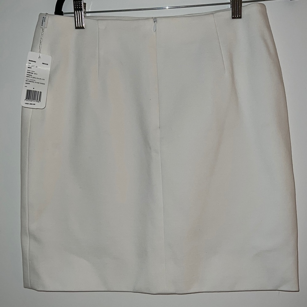 Akris Punto Skirt. Never Worn. Brand New with Tags. Cream Style #02 9318 05